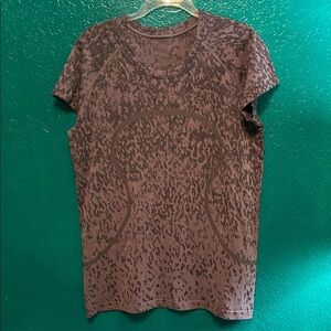 Lululemon Short Sleeve Patterned Top